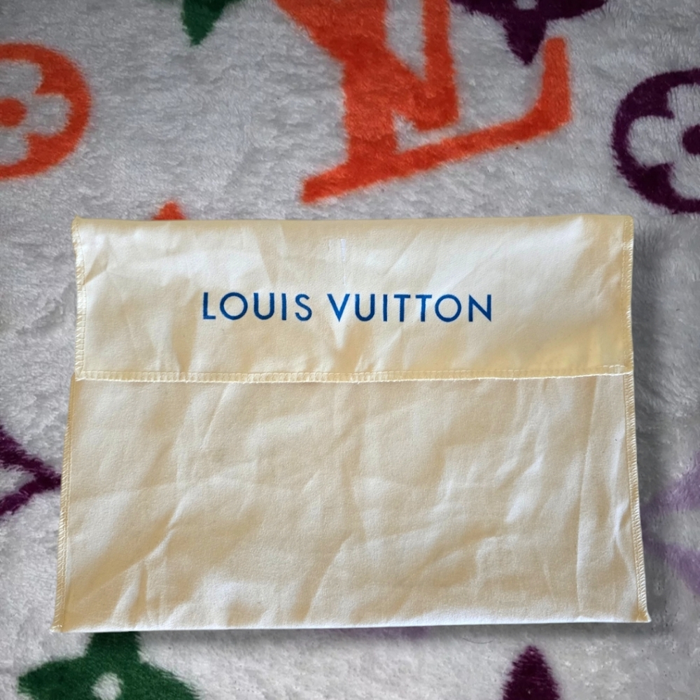 LOUIS VUITTON 🤍 Authentic Cream Envelope Cotton Dust Bag Medium